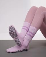 Calcetines de yoga de algodón tipo toalla con rayas de punto de silicona antideslizantes para mujer, cálidos, para pilates, con agarre, tipo tripulación. - details 1