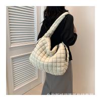 Bolso de hombro tipo bandolera con diseño de nubes plisadas para mujer, bolso de mano de gran capacidad con doble cara y doble tirón - details 31