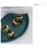 Anillo personalizado ligero de lujo con incrustaciones de piedra de arce de titanio de ojo de tigre natural apilable - details 8