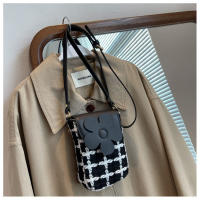Bolso pequeño de estilo coreano con diseño de nicho para mujer, nuevo bolso para teléfono a cuadros a la moda, bolso cruzado de lana de verano, pequeño bolso cuadrado - details 18