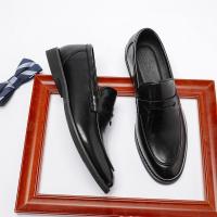 Mocasines de cuero estilo británico casual negro con un pedal y gorro. - details 15