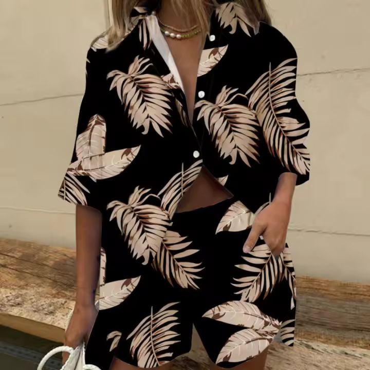 Conjunto de verano 2025 para mujer, blusa tipo camiseta con estampado floral y shorts holgados. - 1