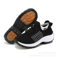 Zapatos antideslizantes de mujer de gran tamaño, zapatos de madre, calcetines, zapatos informales de tejido con mosca, zapatos de mujer mecedora - details 1
