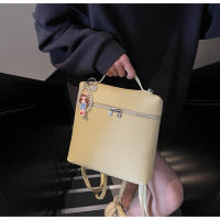 Mochila de viaje diario personalizada de PU de color sólido 2025, bolso cruzado simple de un solo hombro, bolso vertical para mujer - details 26