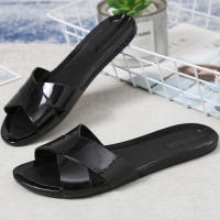 Jalea cristal zapatillas frescas madre de la moda de las mujeres usando plástico de fondo plano de una palabra de arrastre antideslizante hogar zapatillas de fondo suave - details 6