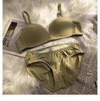 Copa triangular simple en V profunda, ropa interior sin costuras, sujetador para mujeres con pechos pequeños. - details 13