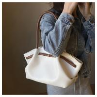 Bolso de Mano Minimalista Elegante Cierre Magnético, Espacioso para Trabajo y Eventos Formales - details 4