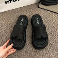 Zapatillas mujer verano 2025 nueva cabeza redonda suela gruesa que aumenta las sandalias de playa moda de una palabra desgaste sandalias mujeres - details 2