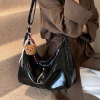 Bolso Hobo sencillo con colgante de bolso de hombro de cuero de PU estilo coreano con cremallera bolso cruzado de Color sólido bolso de mujer - details 6