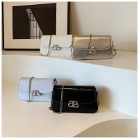 Premium Textura Ligera Bolsa De Lujo De Las Mujeres 2025 Nueva Moda Simple Cadena Pequeña Bolsa Cuadrada Versátil Hombro Bolsa De Mensajero - details 14