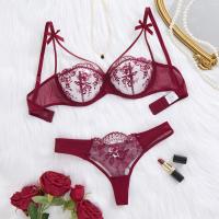 Elegante traje de encaje bordado floral ligero - details 1
