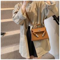 2025 Nueva Marea Retro Moda Pequeño Cuadrado Moda Hombro Bolsa Crossbody - details 3