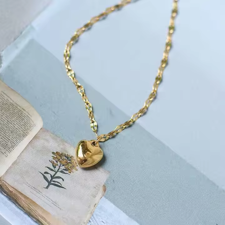 Pulsera con colgante de corazón dorado de moda de estilo coreano, pulsera de corazón con cadena fina de Metal Vintage con temperamento, imprescindible en la playa - 1