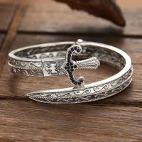 Pulseras Retro Clásicas en Forma de Espada Joyería de Fiesta Exquisita para Hombres y Mujeres - details 3