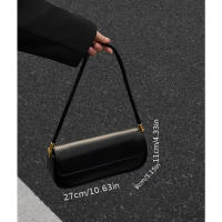 Bolso bandolera de mujer estilo vintage, con forro, correa ajustable, cierre de hebilla, negro sólido, detalle de pintura en los bordes, bolso retro de un solo hombro - details 4