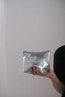 Minimalista Bolsa de Cosméticos de Plata PU Organizador Portátil con Alta Sensación - details 3
