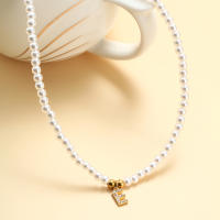 Imitación de perlas para mujeres, Pendientes de letra inicial con encanto de nombre de micro-inserción de circonita de moda Colla - details 16
