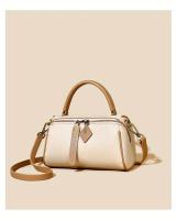 Bolso Tote de Gran Capacidad para Mujer - Herrajes Elegantes en Tono Dorado y Diseño Beige/Negro, Cierre de Cremallera, Correa Desmontable en Tono Dorado, Forro - Bolso Versátil para el Trabajo, Viajes y Uso Diario, Bolso Estructurado y Espacioso - details 2