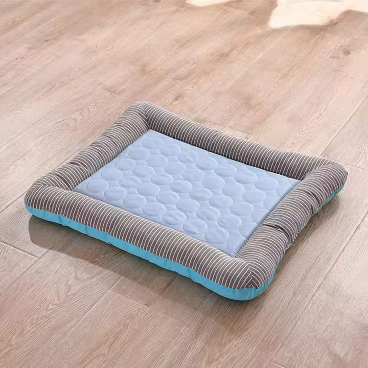 Alfombra de enfriamiento para perros y gatos, material de seda de hielo suave para verano, cama de playa para mascotas - 1