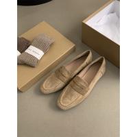 Un zapato sencillo retro de estilo francés con punta redonda para mujer con suela plana y gorros. - details 11