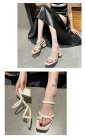 Nueva Moda de Verano Sandalias Plisadas Gruesas con Tacón Medio y Punta Descubierta - details 7