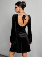 Vestido de estilo intelectual simple para mujeres con tirantes abiertos y faldas cortas negras - details 7