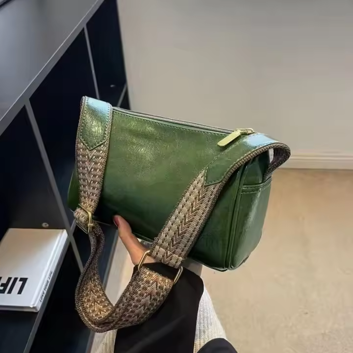 Bolsos Populares Mujeres Gran Capacidad 2025 Nueva Moda Bolsa De Mensajero De Banda Ancha Nicho Internet Celebridad Explosión Bolsa De Almohada - 1