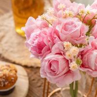 Ramo de rosas artificiales de 8 cabezas, flores de rosas de seda elegantes de tacto Real, plantas falsas de lujo hechas a mano, decoración de boda - details 12