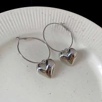 Pendientes con colgantes simples y modernos en forma de corazón para mujer, regalos navideños, pendientes retro de lujo de plata, góticos - details 8