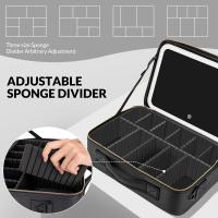 Gran necesidad de viaje con espejo LED iluminado, brillo ajustable, estuche de cosméticos profesional con soporte para brochas - details 4