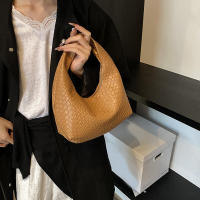 Bolso de hombro tejido en relieve para mujer, bolsa de mano de cuero PU suave, con asa superior pequeña, informal, para uso diario - details 17