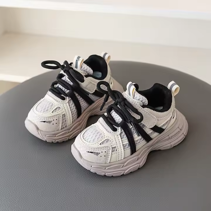 Zapatos deportivos de malla hueca, versátiles, casuales y a la moda para estudiantes, primavera 2025, niños y niñas, estilo "dad shoes" - 1