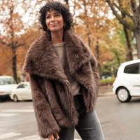 Abrigos de piel sintética esponjosos con solapa marrón Vintage para mujer, chaquetas gruesas y cálidas de manga larga, prendas de vestir informales de calle para invierno 2024 - details 24