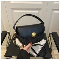 Bolso cruzado de lentejuelas de estilo coreano a la moda, bolso de sillín de Pu de medio círculo, correa ajustable, bolso de hombro de gran capacidad para mujer - details 4