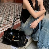 Bolso Crucero de Motocicleta con Asa Larga Diseño de Múltiples Bolsillos Cuero Sintético Negro - details 13