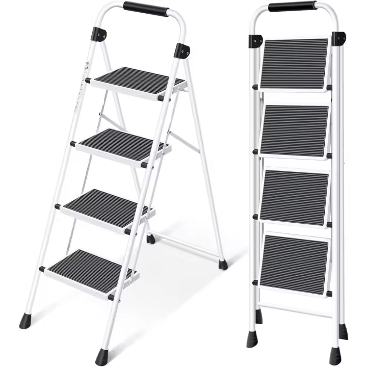 Escalera Plegable 4 Peldaños, Escalera de Tijera con Pedales Antideslizantes Anchos, Barandilla, Escalón Taburete de Acero Portátil Uso Hogar Cocina Oficina, Carga hasta 150 kg, Blanco - 1