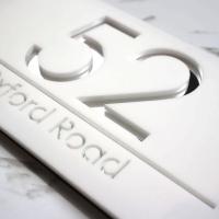 Letrero de casa con corte láser 3D, números de puerta mate, espejo oscuro, placa acrílica personalizada, tamaño grande - details 4