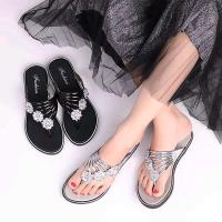 Zapatillas tipo sándwich informales externas ligeras con parte inferior plana para mujer, diseño de estampado de espuma para invierno, novedad de 2024 - details 4