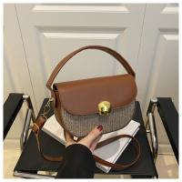 Bolso cruzado de lentejuelas de estilo coreano a la moda, bolso de sillín de Pu de medio círculo, correa ajustable, bolso de hombro de gran capacidad para mujer - details 14