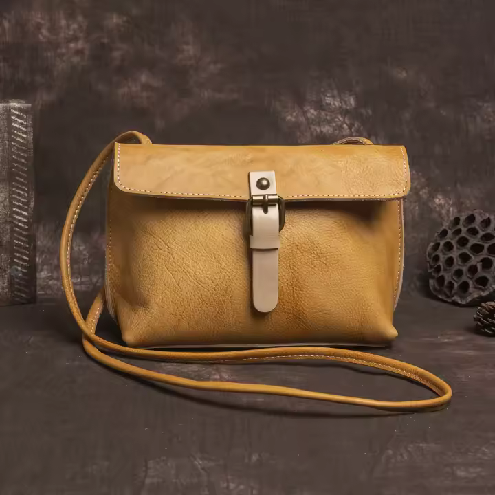 Bolso de mujer de estilo Retro, bolso cruzado versátil informal de piel de vaca con capa superior, bolso pequeño de cuero genuino color crema de árbol hecho a mano - 1