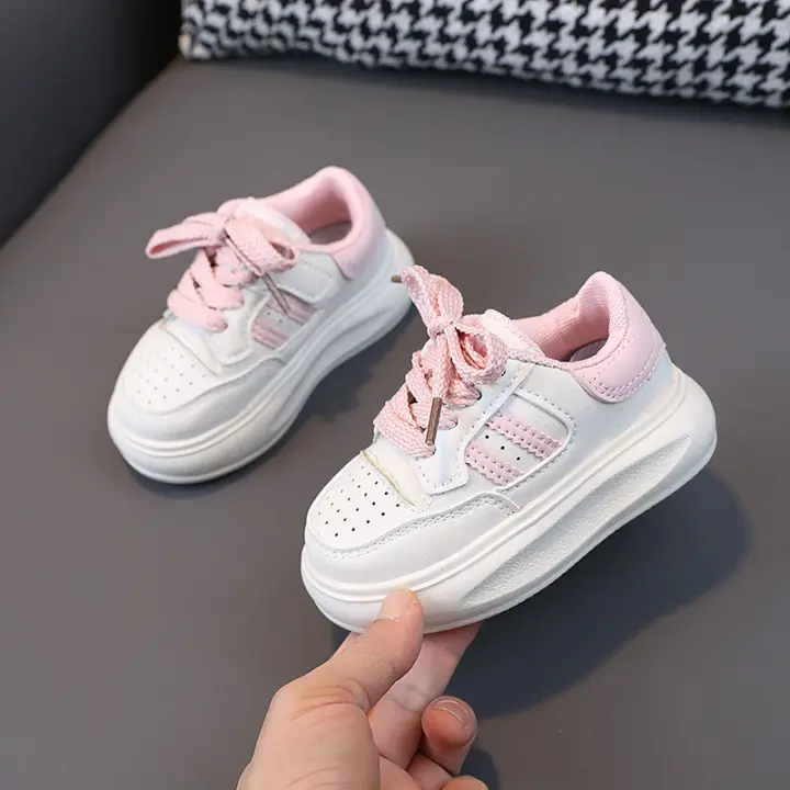 Primavera y otoño nuevos niños zapatos casuales para niños de 1 a 6 años de edad 3 zapatos deportivos para niños zapatos de junta para niñas zapatos blancos para niños medianos y pequeños marea - 1