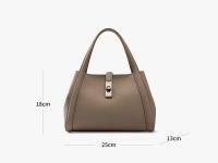 Bolso bandolera cruzado de piel de vaca con capa frontal y bolso de mano tipo cesta vegetal para mujer - details 0