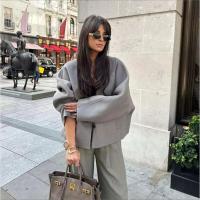 BUNO-Abrigo corto liso a la moda para mujer, abrigos elegantes con manga acampanada y un solo pecho con cuello en V para mujer, chaquetas de oficina para otoño 2025 - details 3