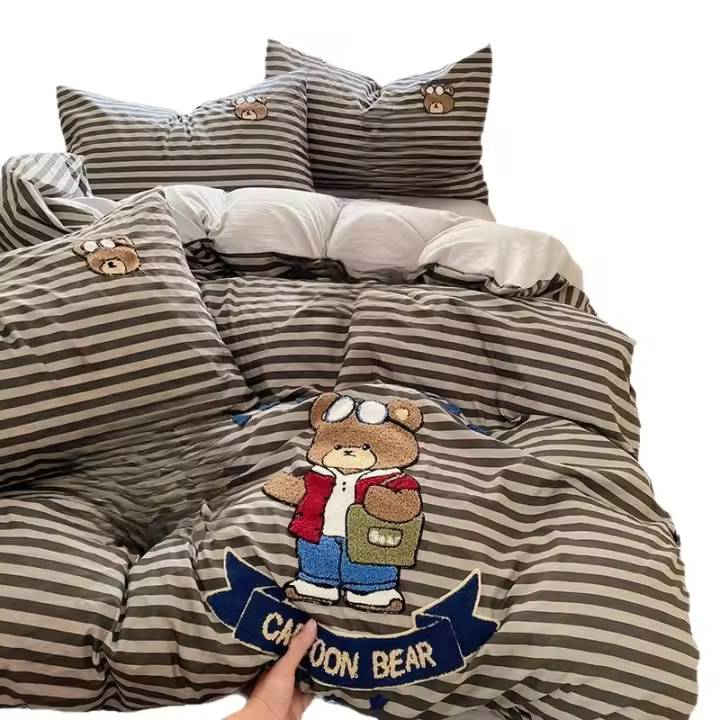 Nuevo Juego De Cuatro Piezas De Dibujos Animados Sábana Edredón Cubierta De Cama Individual Lavado Toalla De Algodón Bordado Dormitorio De Estudiantes Tres Piezas - 1