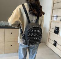 Mochila con remaches para chica, morral versátil y a la moda para viajes y ocio, 2024 - details 21