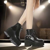 Dropshipping Logo negro estilo gótico bloque tacones altos zapatos hebilla de Metal grande botas de mujer de fondo grueso - details 2