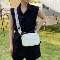 Bolso bandolera multicapa de color sólido para mujer, bolso de hombro con correa ancha de cuero PU - details 8