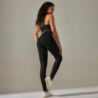 Conjunto de yoga con correas cruzadas en la espalda para mujer, leggings de cintura alta, tres entrenamientos para correr, ropa deportiva sin costuras - details 2