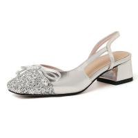 Temperamento arco dorado cabeza cuadrada solo zapatos 2025 nuevas sandalias de tacón grueso de gama alta ropa exterior de verano para mujer - details 5