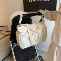 Nuevo bolso de mano para madre y bebé con oso bordado de alta capacidad, bolsa para cochecito portátil - details 2